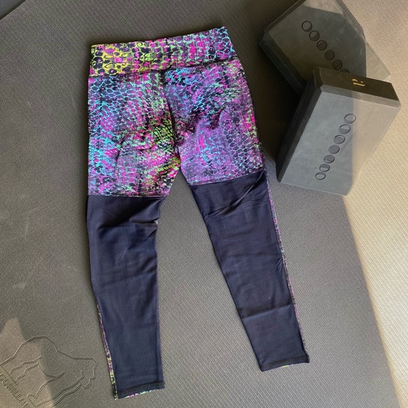 NUALIME 3/4 LEGGINGS - S - Picture 4 of 8